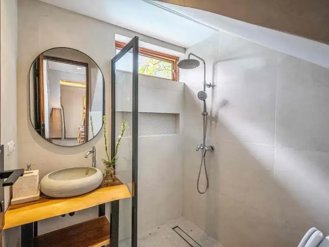 BEAUTIFUL MODERN VILLA LOCATION STRATEGIS AT JIMBARAN - Image 9 of 10