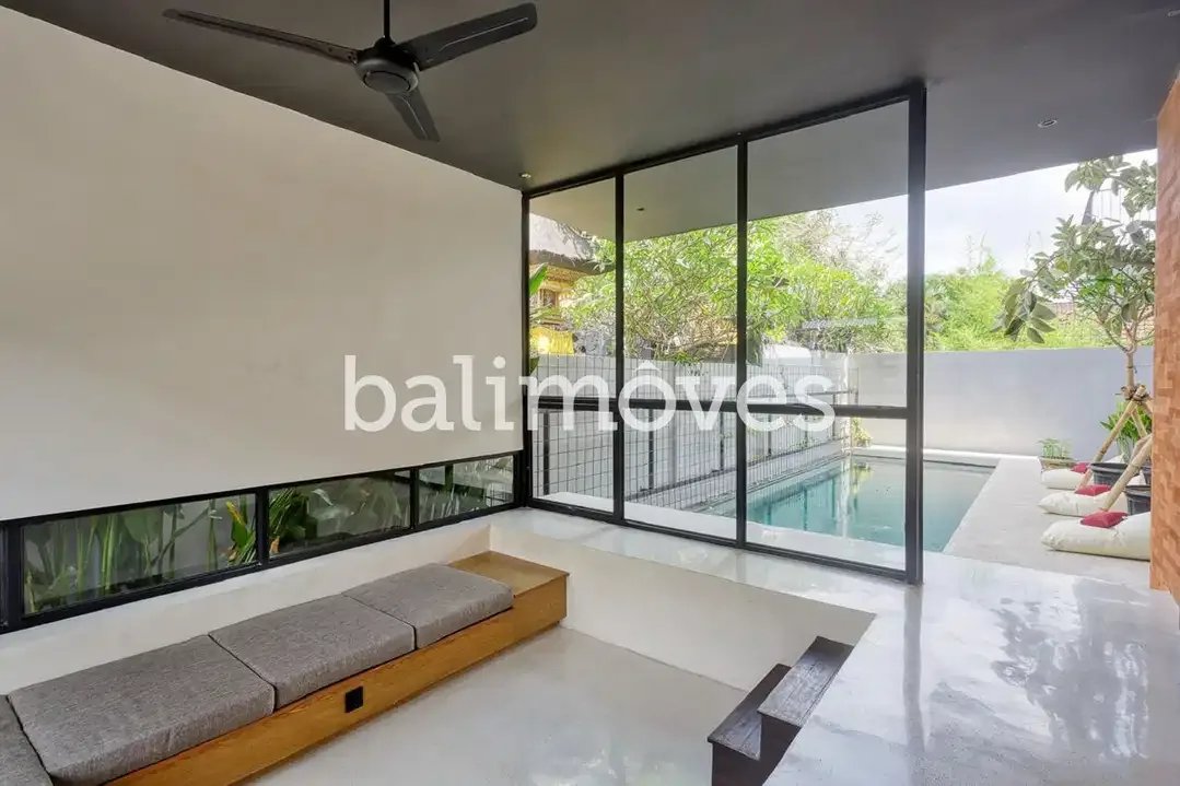 Modern Villa Empat Kamar Tidur Di Kerobokan - Image 8 of 10