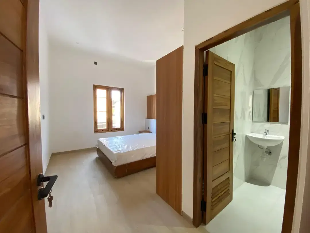 VILLA 4BR NEW MINIMALIS MODERN FURNIHSHED LOKASI JIMBARAN - Image 7 of 10