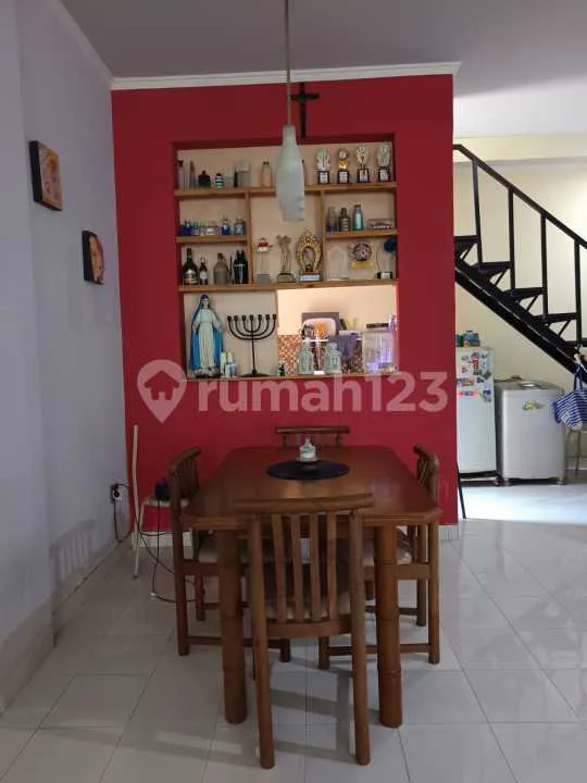 Jual Murah, Rumah, 2 Lantai, SHM Taman Griya - Image 2 of 4