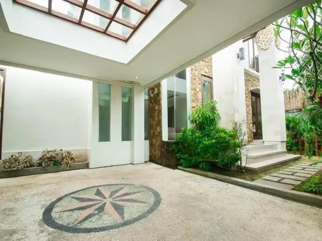 READY VILLA 3BR BIG POOL SANGAT TENANG LOKASI STARTEGIS DI UMALAS - Image 10 of 10