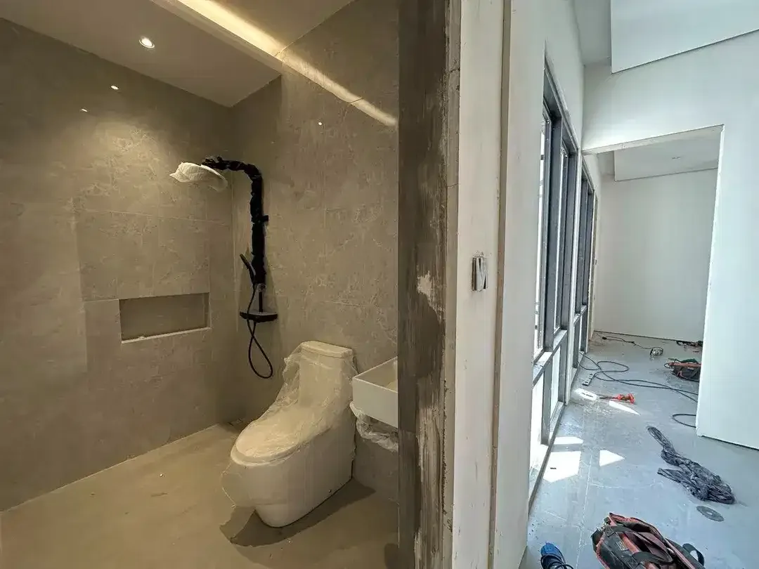 Dijual Villa Tropical Modern Timeless Strategis LT 110m² KT 3 jalan Gunung Lumut Padang Sambian dekat Seminyak - Image 4 of 10