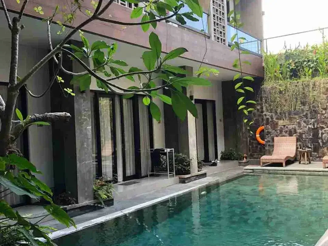 Rumah Kost 2 Lantai Full Furnished 14 Kamar Kerobokan Bali - Image 2 of 7