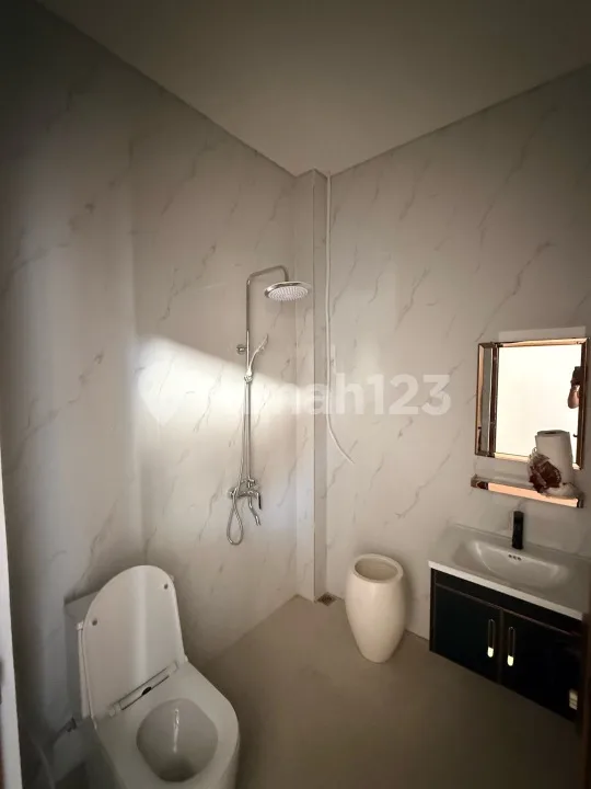 Dijual Villa Baru Siap Huni Fully Furnished di Taman Griya - Image 2 of 4