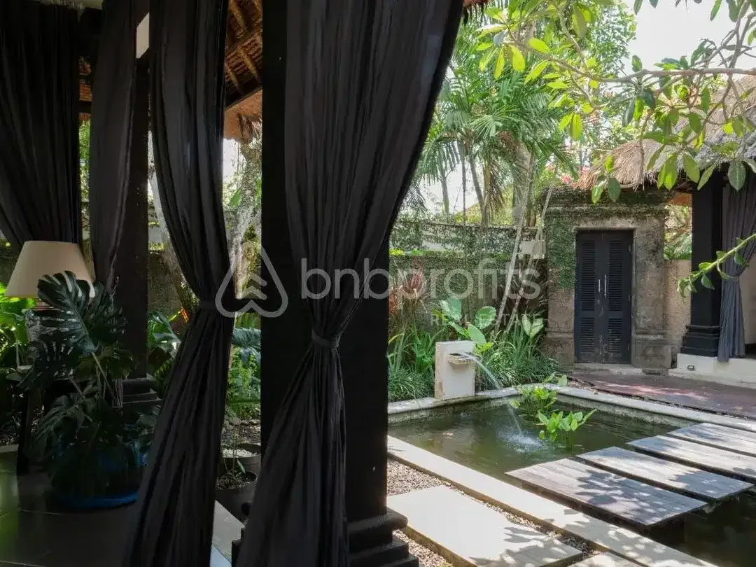 Exclusive Leasehold Villa: 3-Bedroom Balinese Gem Minutes from Nyanyi Beach - Image 3 of 10