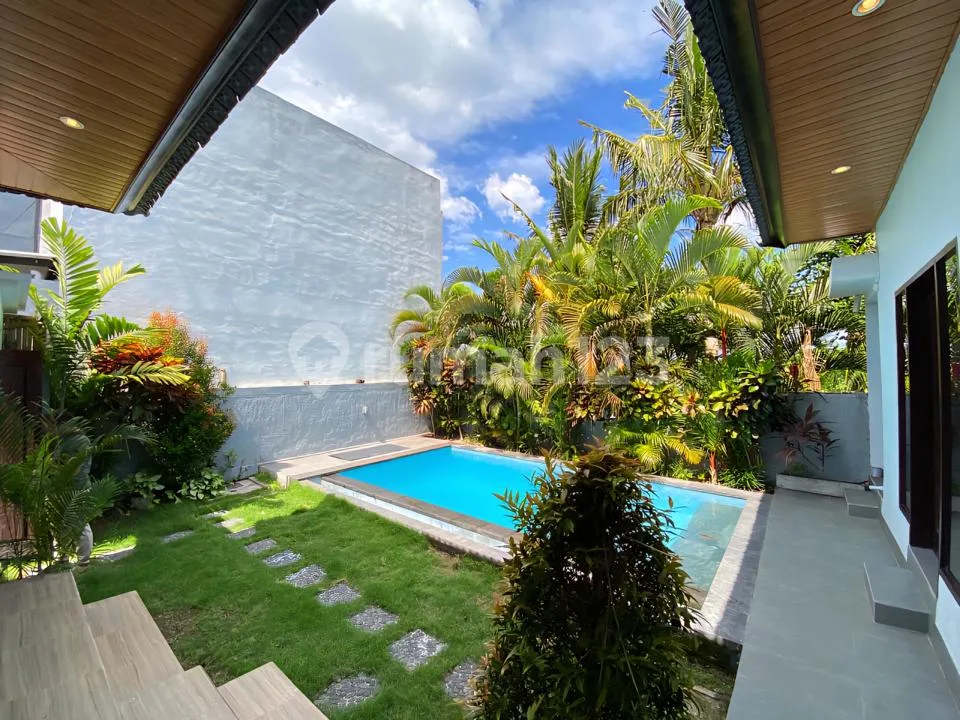 Villa Cantik 3 Kamar di Tumbak Bayuh Semi Furnished dengan Taman - Image 3 of 4