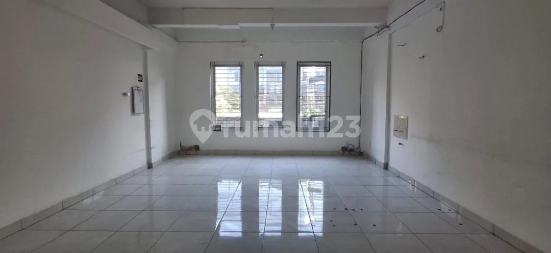 Dijual Ruko 3 Lantai di Genteng Biru, Teuku Umar Denpasar - Image 1 of 4