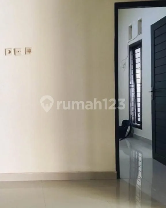 Dikontrakan Rumah 2 Kamar Unfurnished, Jalan Astasura, Denpasar Utara - Image 2 of 4