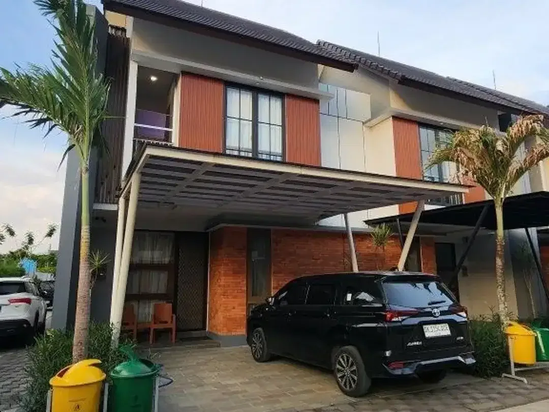 Dijual rumah ready unit fully furnished di perumahan elite one gate system dengan fasilitas club house - Image 8 of 10