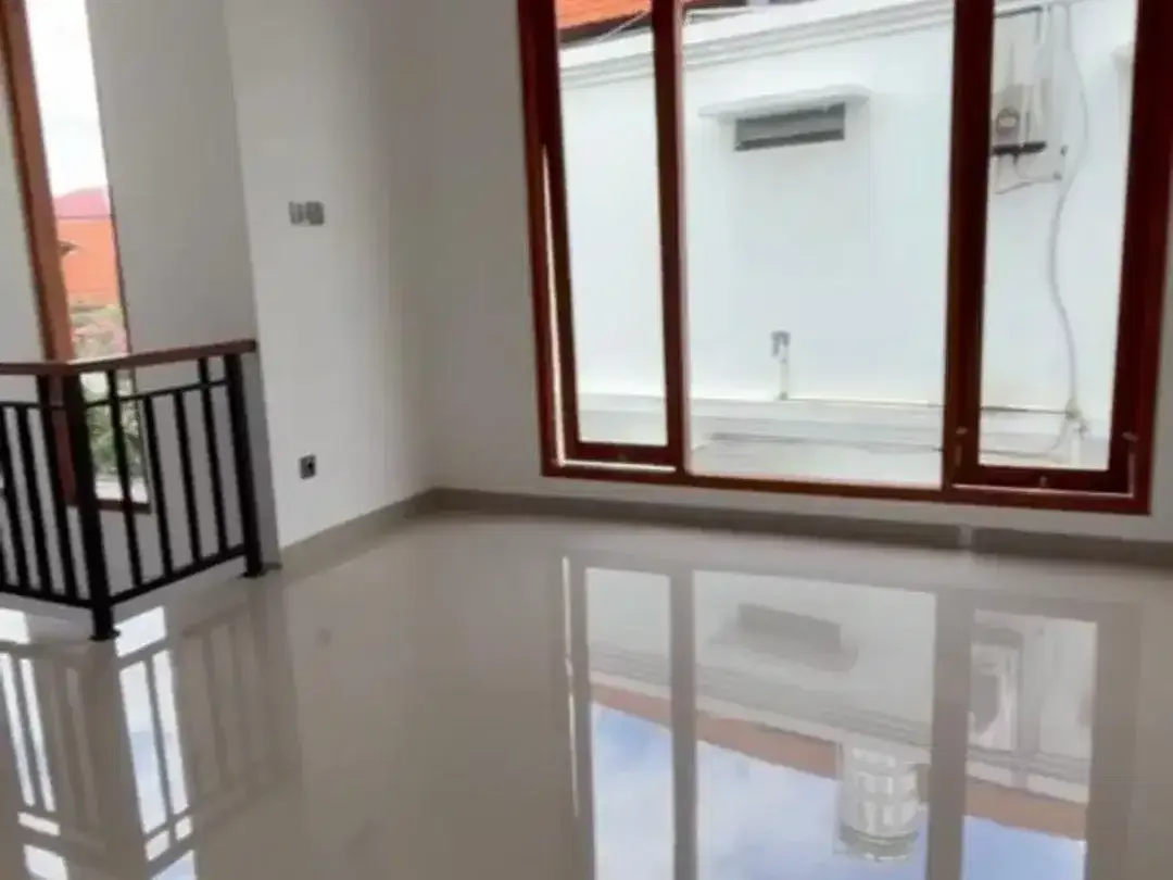 Dijual Rumah Siap Huni 3 Kamar SHM di Kerobokan Gatsu Barat Denpasar - Image 6 of 10