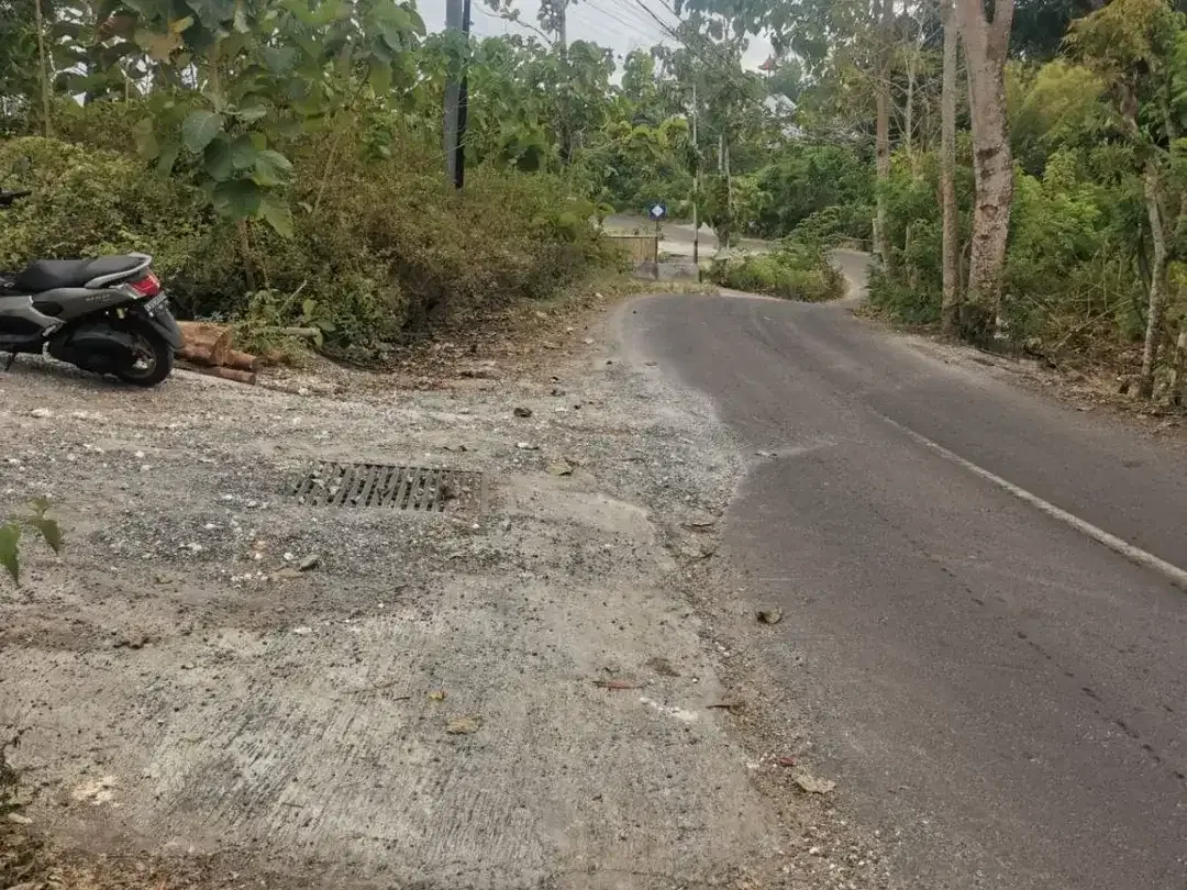 Lahan 28,5 Are Strategis Kawasan Pariwisata Dekat Pantai Bingin Pecatu Bali Cocok untuk Villa dan Investasi - Image 1 of 10