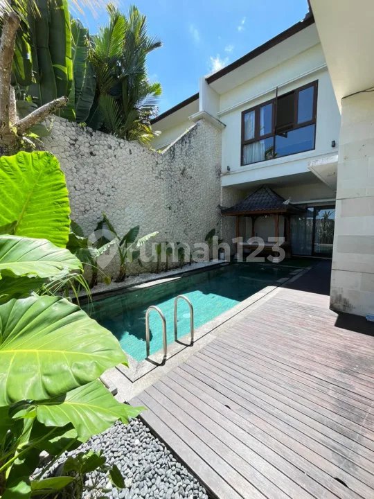 Villa Modern Furnished Dekat Sekolah French International 4 Kamar Tidur di Umalas Badung - Image 1 of 4