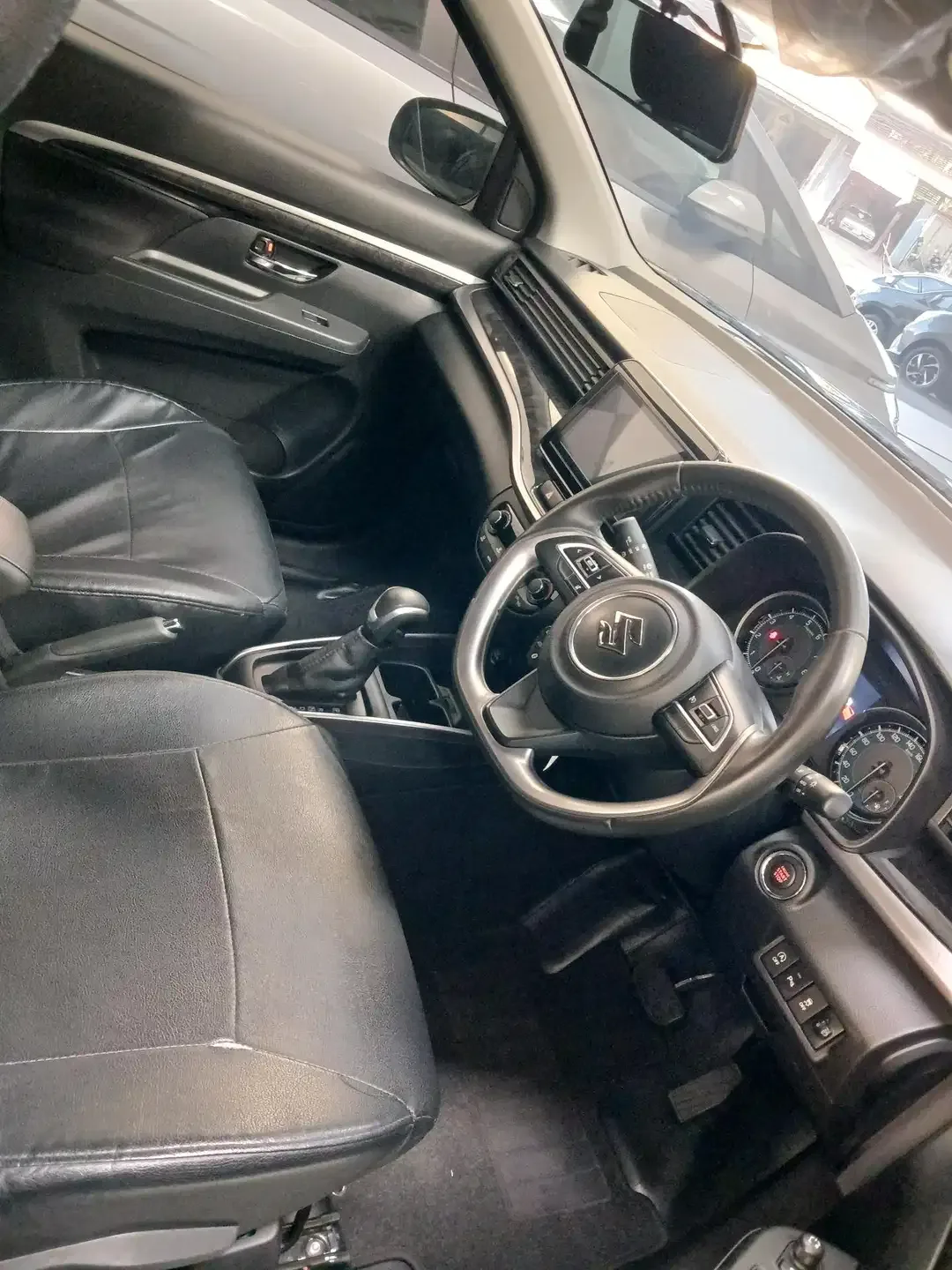 Suzuki XL 7 Beta Hybrid 2024 Hitam metalik A/T 1.5cc - Image 5 of 6