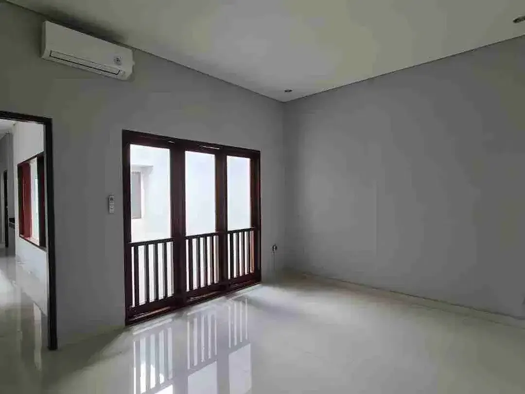 DISEWAKAN/DIJUAL  RUMAH  ONE GATE DEKAT JB SCHOOL - Image 4 of 10