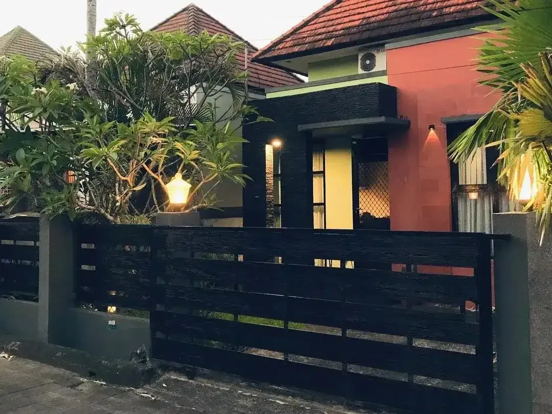 Rumah Jual One Gate System di Taman Jimbaran dekat Kantor Imigrasi. - Image 1 of 10