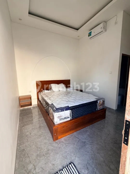 Dijual Villa Baru Siap Huni Fully Furnished di Taman Griya - Image 4 of 4