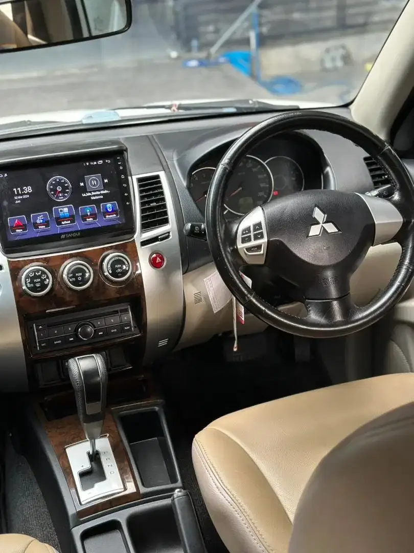 PAJERO DAKAR EXCEED 2011 MATIC DIESEL ASLI BALI ISTIMEWA SIAP PAKAI - Image 9 of 10