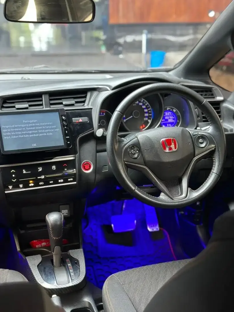 JAZZ RS 2018 FACELIFT MATIC LOW KM - Image 9 of 10