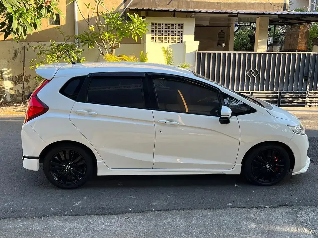 Honda Jazz RS 1.5 Matic Asli Bali DP 16 JT - Image 7 of 10