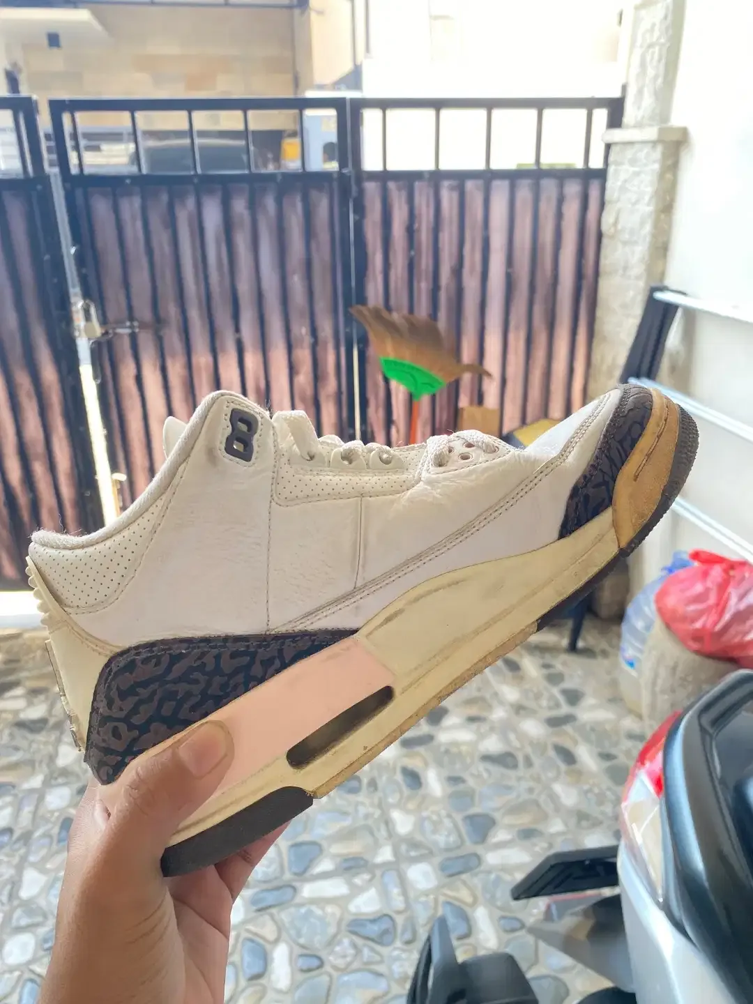 Air Jordan Neapolitan Dark Mocha - Image 1 of 9