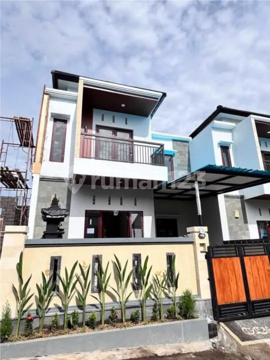 Rumah Baru Dua Lantai Modern Minimalis - Image 1 of 4