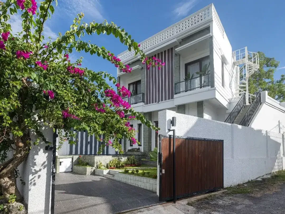 FOR SALE & LEASE FREEHOLD VILLA WITH OCEAN VIEW IN NUSA DUA - Image 5 of 10