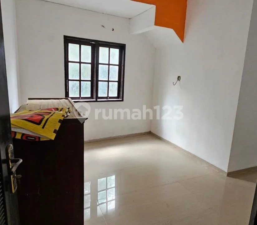 Dijual - Rumah 3 Lantai di Taman Mulya, Jimbaran - Image 2 of 4