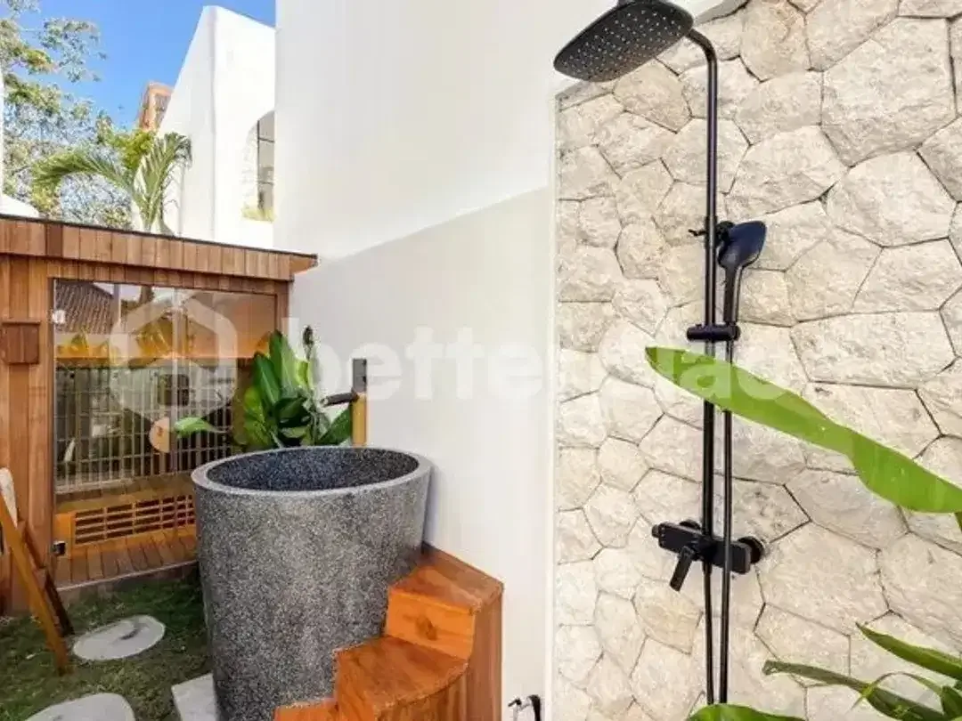 Stunning 3 Bedroom Villa in Uluwatu with Rooftop – Mediterranean Style and Prime Investment Potential - Image 9 of 10