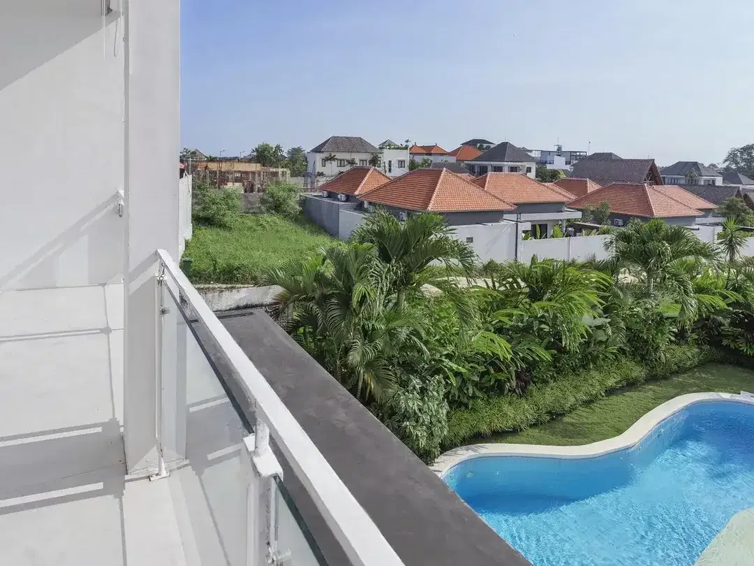 Leasehold - Stunning 5-Bedroom Luxury Villa with Ocean View in Canggu - Image 8 of 10