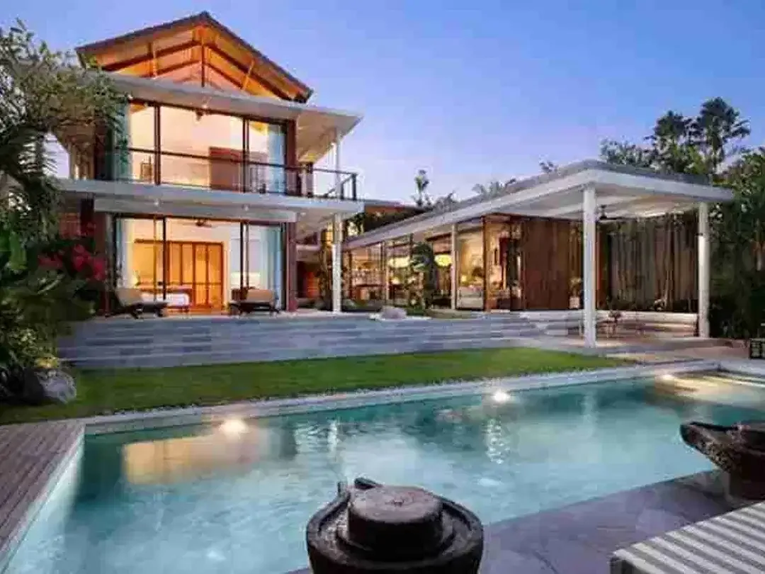 7 BEDROOMS IN PERERENAN FREEHOLD FOR SALE - Image 3 of 10