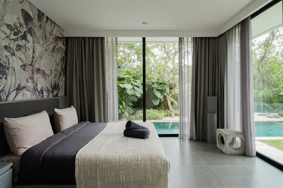 Villa Bosque — Modern Tropical 5-Bedroom Villa with Garden Pool, Dalung (Canggu area) - Image 4 of 6