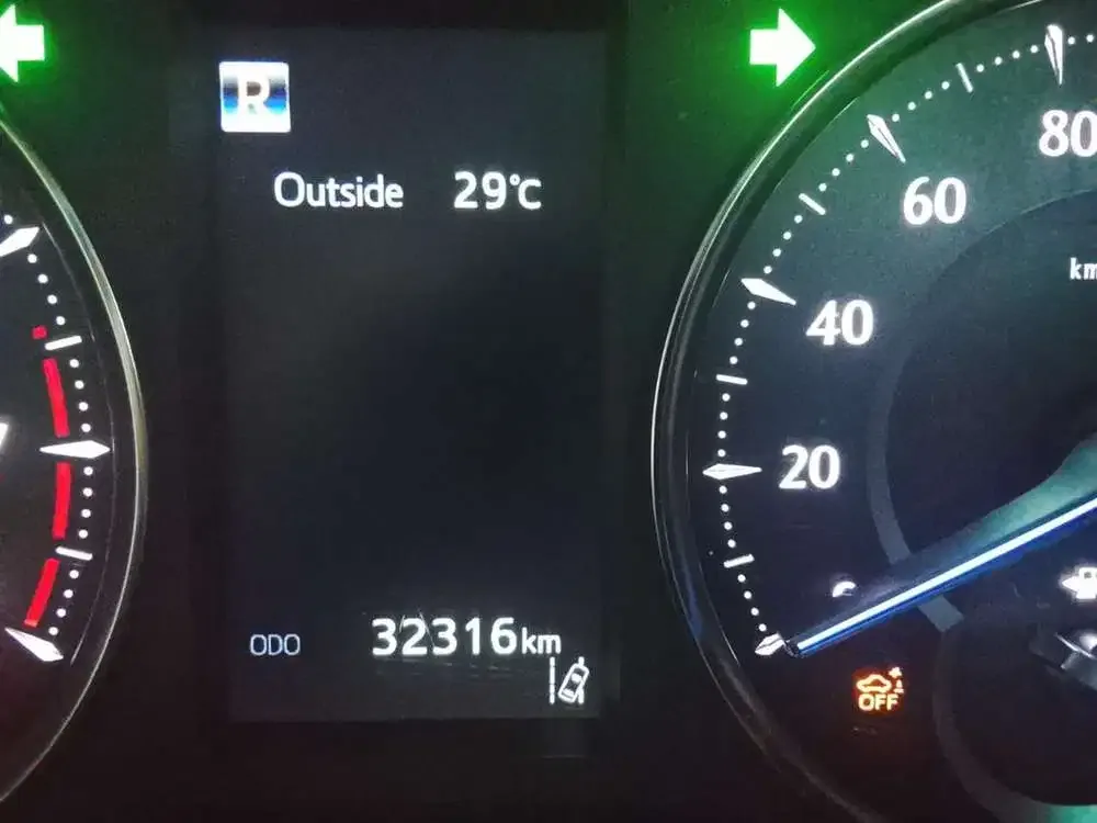 Toyota Alphard 2020 Diesel - Image 4 of 8