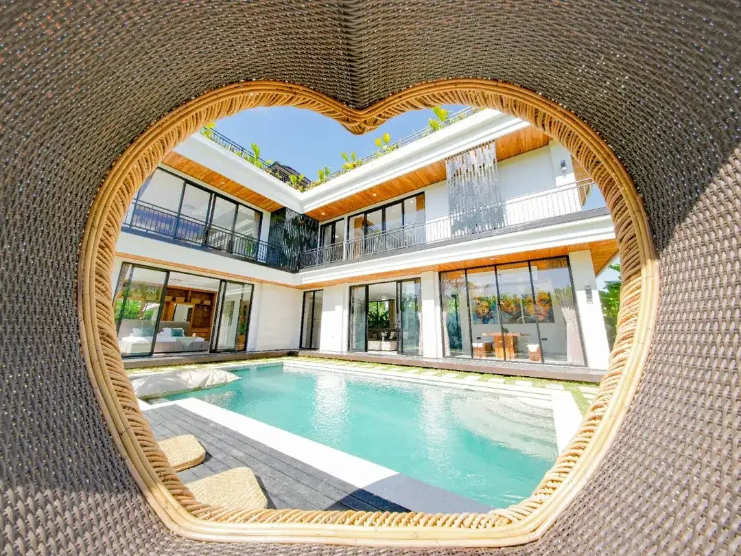 Freehold - Ubud Hideaway Rooftop Garden Villa with Stunning Mount Agung Views, Bali - Image 1 of 10