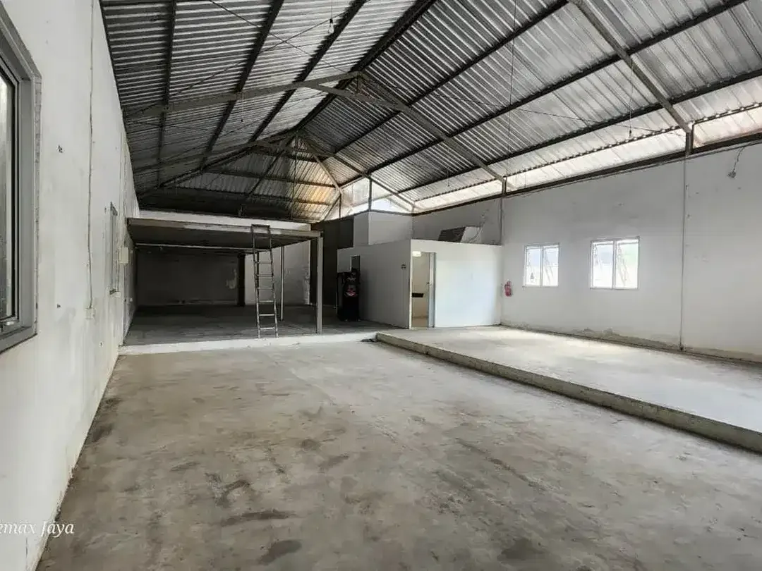 Gudang Disewakan di – Akses Kontainer & Parkir Luas, area Gatsu Barat. - Image 2 of 8