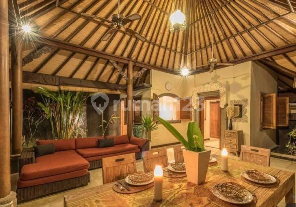 Villa di Kayu Tulang Strategis Furnish Pool Akses Pantai, Canggu - Image 3 of 4