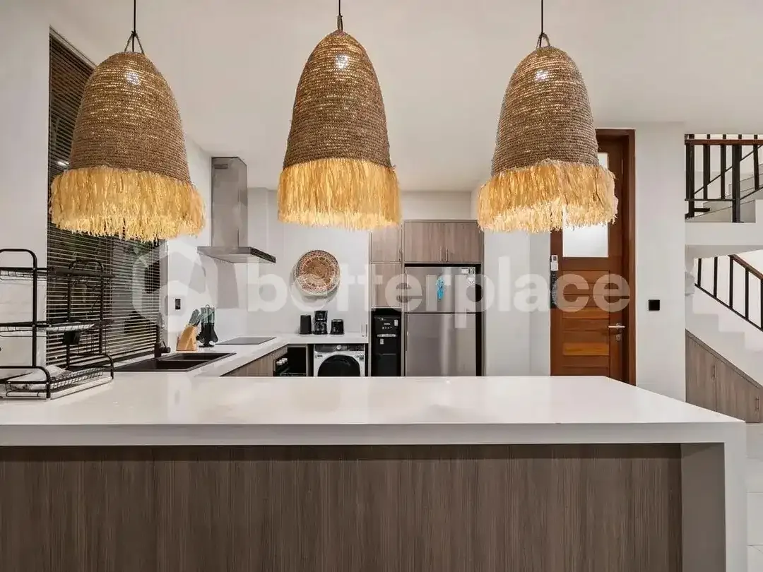 Modern 4 Bedroom Villa in Batu Bolong, Canggu – Prime Location 7 Minutes to the Beach - Image 7 of 10