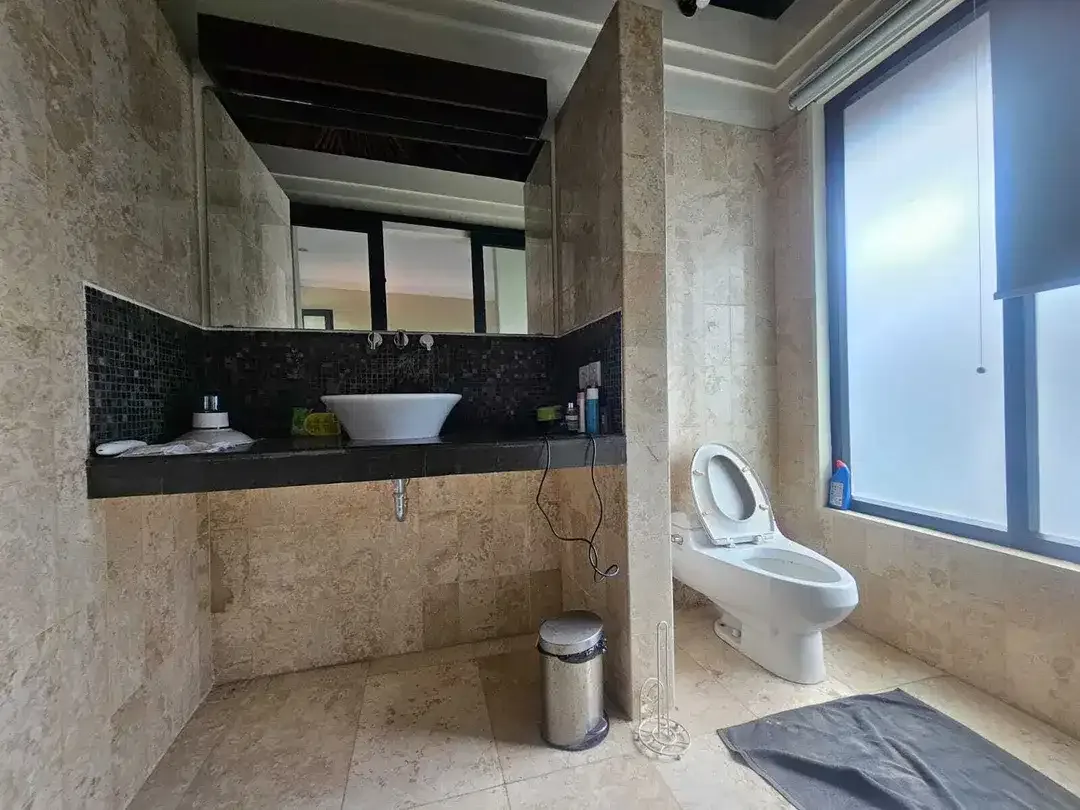 Dijual/disewakan villa lantai 2 lokasi umalas kerobokan - Image 7 of 10