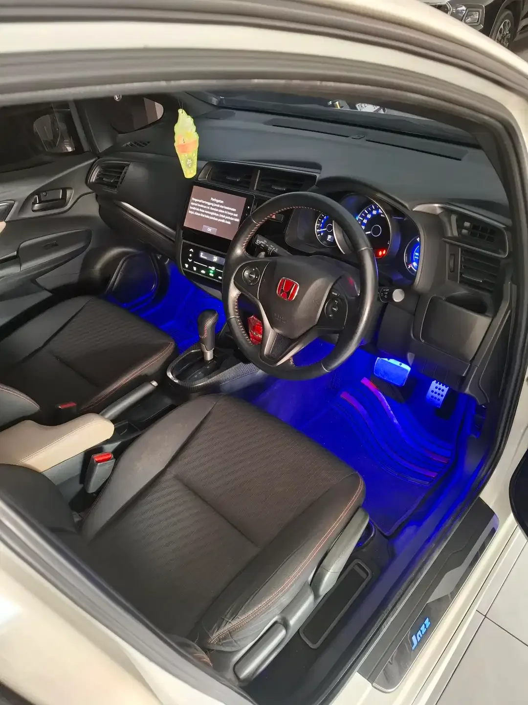 HONDA JAZZ RS FACELIFT - Image 5 of 6