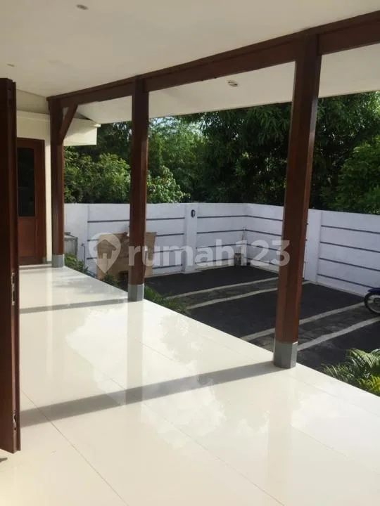 Disewakan Rumah Nyaman & Asri di Gunung Catur Denpasar Barat - Image 2 of 4