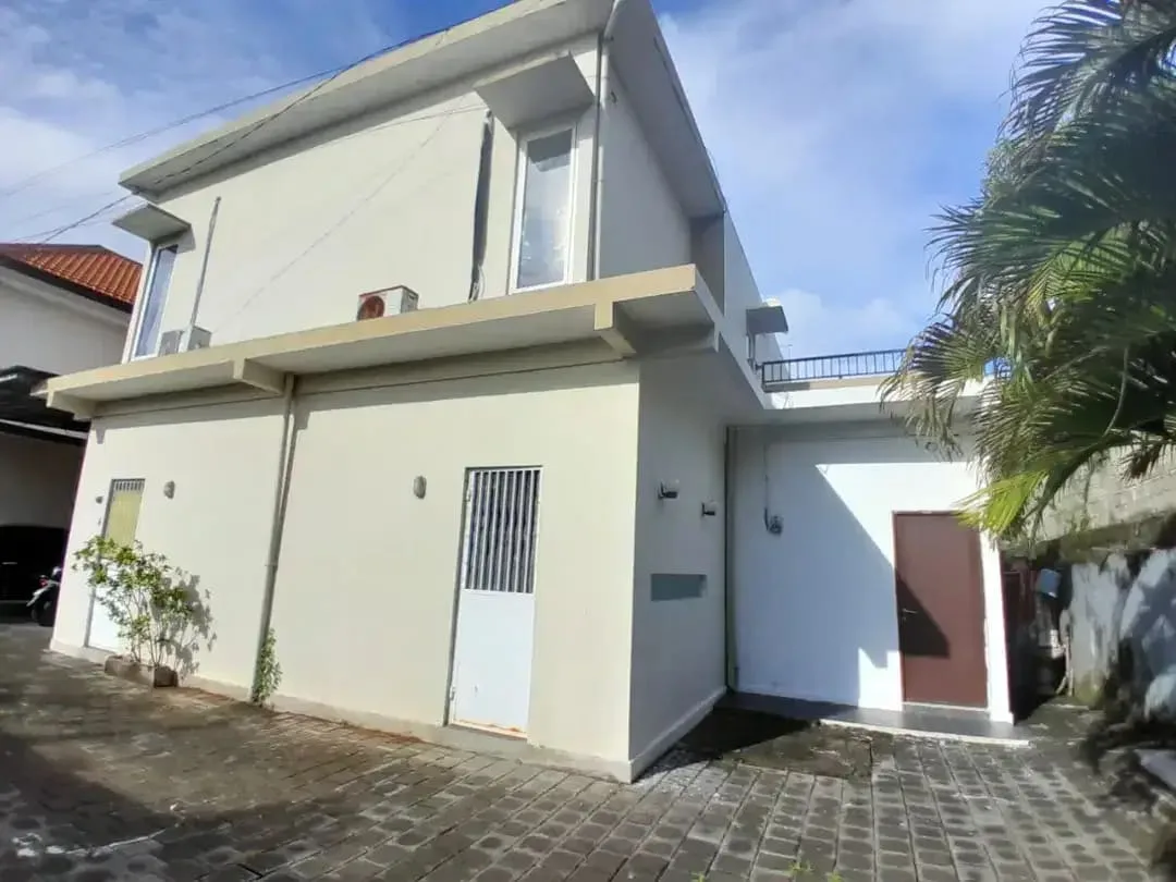 For Rent 3BR House in Very Strategic Location Jl Dewi Sri Legian Bali - Image 1 of 10