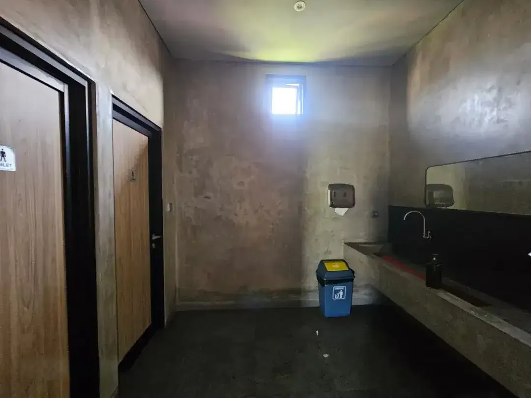 Disewakan tempat usaha ex resto dekat pelabuhan Sanur - Image 5 of 5