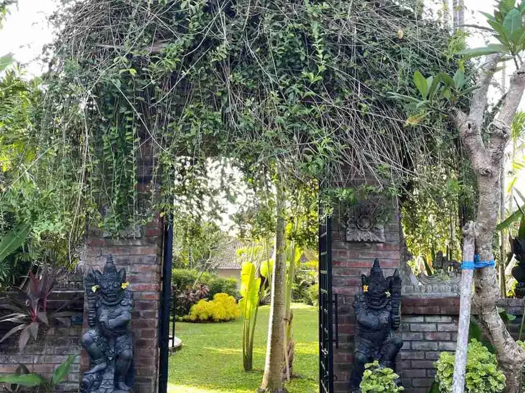 DIJUAL / FREEHOLD : Tanah Berisi Bangunan Villa Jl. Kubu Manyar, Batu Bolong, Canggu, Bali - Image 6 of 10