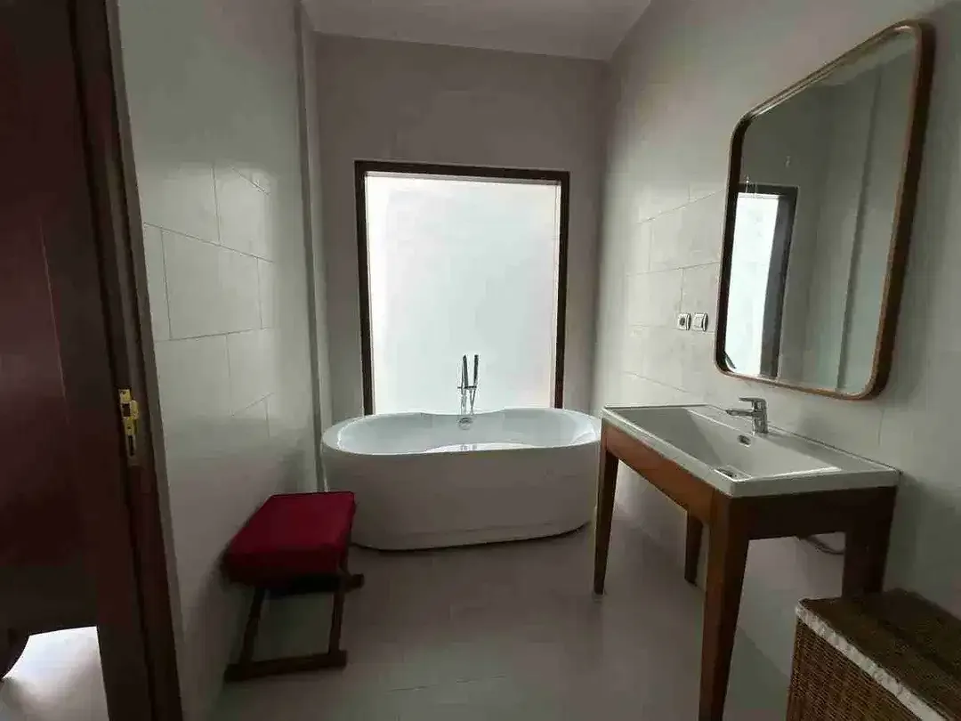 3 Bedrooms villa in jalan mertanadi for sale - Image 7 of 10