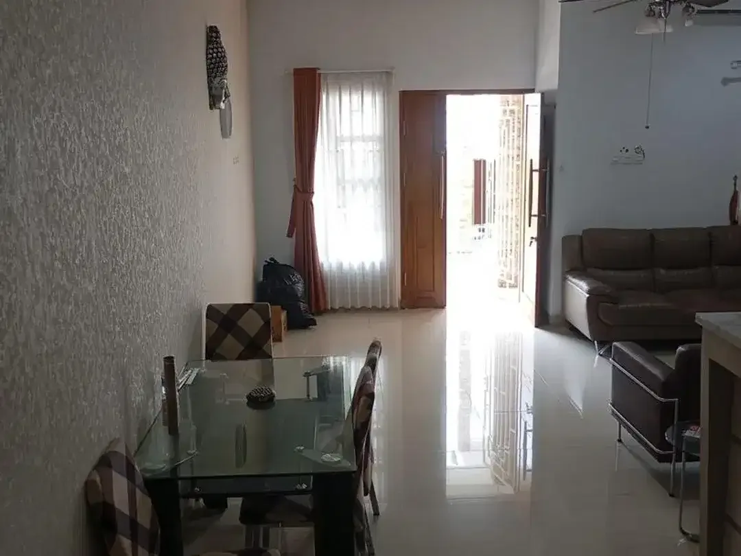 Rumah Bagus 2 Lantai Full Furnished Disewakan, di Area Jimbaran - Image 4 of 10