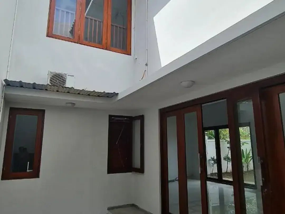 Rumah eksklusif di kawasan premium, dijual area Sunset Road. - Image 8 of 10