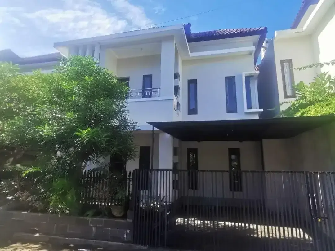 Rumah Cantik Minimalis dekat kerobokan Badung  Bali - Image 1 of 10