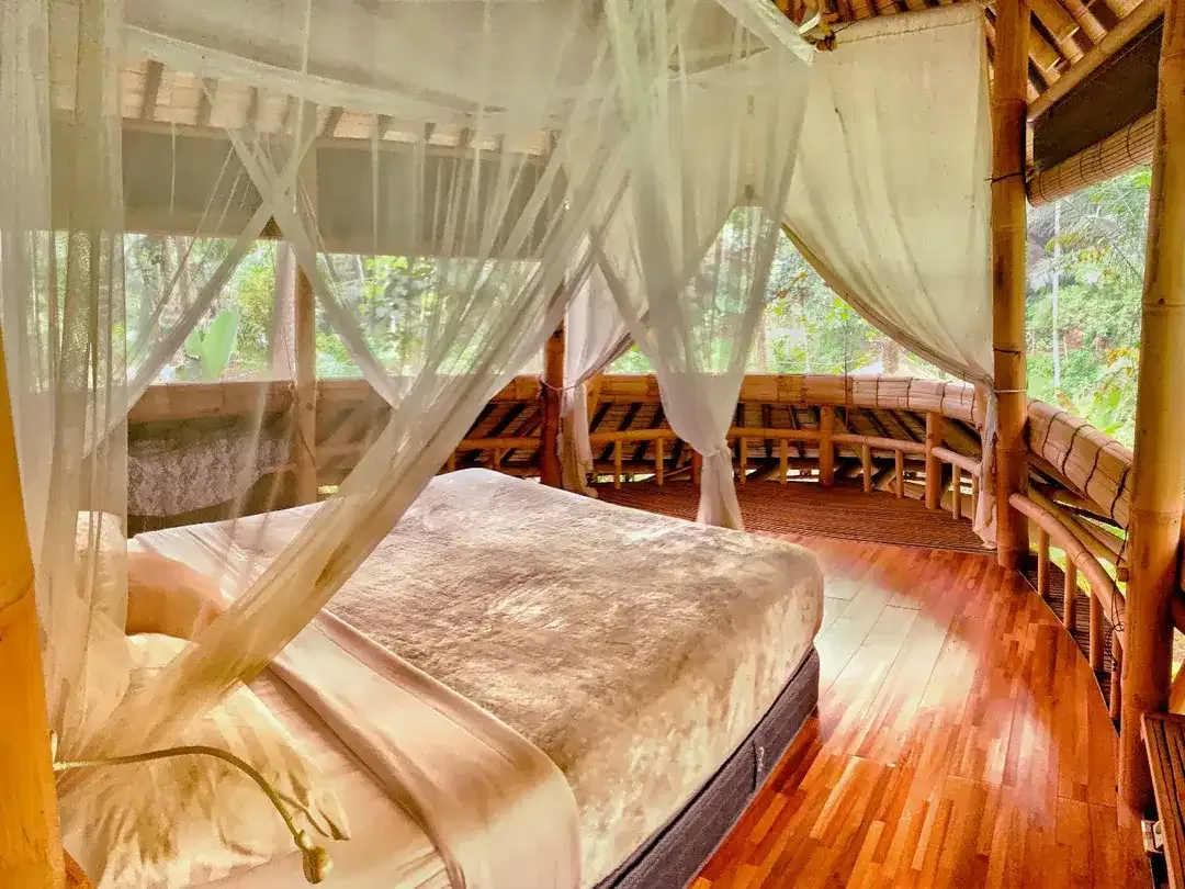 Private 800 sqm Bamboo Villa with River Views in Central Ubud for Sale Leasehold - Image 4 of 10