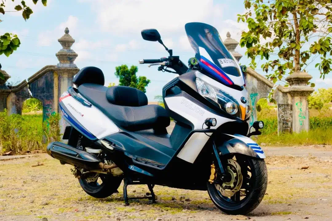 SYM Maxsym 400i mulus Forza 250, xmax 250, piaggio vespa primavera - Image 3 of 4