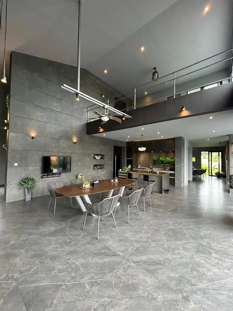 JUAL VILLA MEWAH MODERN DI UBUD FULLY FURNISHED - Image 3 of 10
