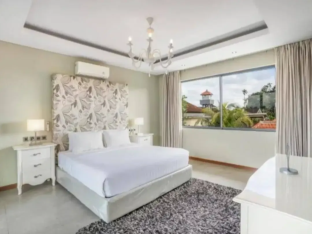 For Rent – Monthly 4 Bedroom Villa – Tumbak Bayuh - Image 8 of 10